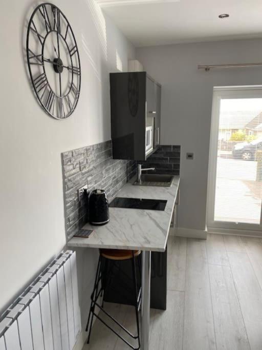 סוואנסי Luxury Mumbles View Studio Apartment מראה חיצוני תמונה