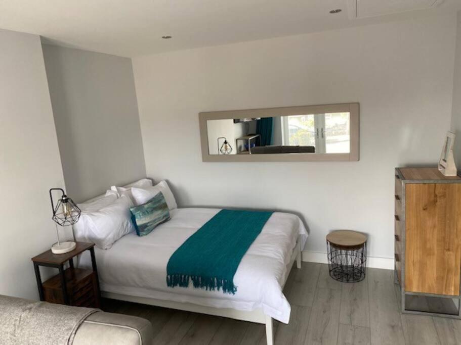 סוואנסי Luxury Mumbles View Studio Apartment מראה חיצוני תמונה